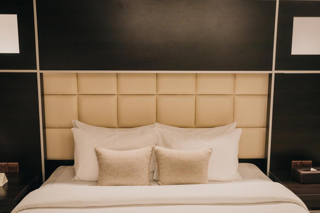 Ashur Hotel Dukhan Luaran gambar