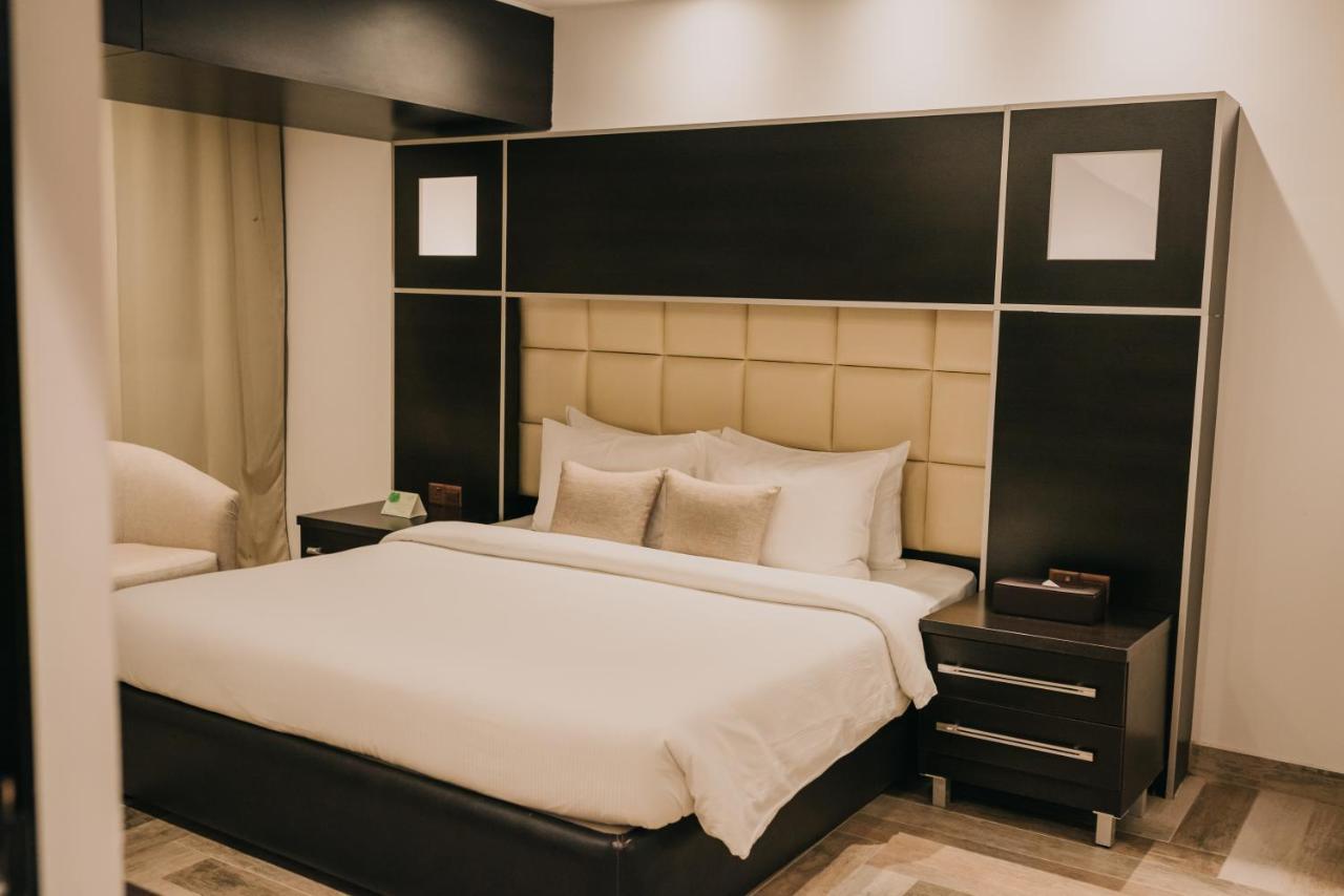 Ashur Hotel Dukhan Luaran gambar