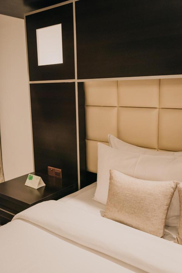 Ashur Hotel Dukhan Luaran gambar