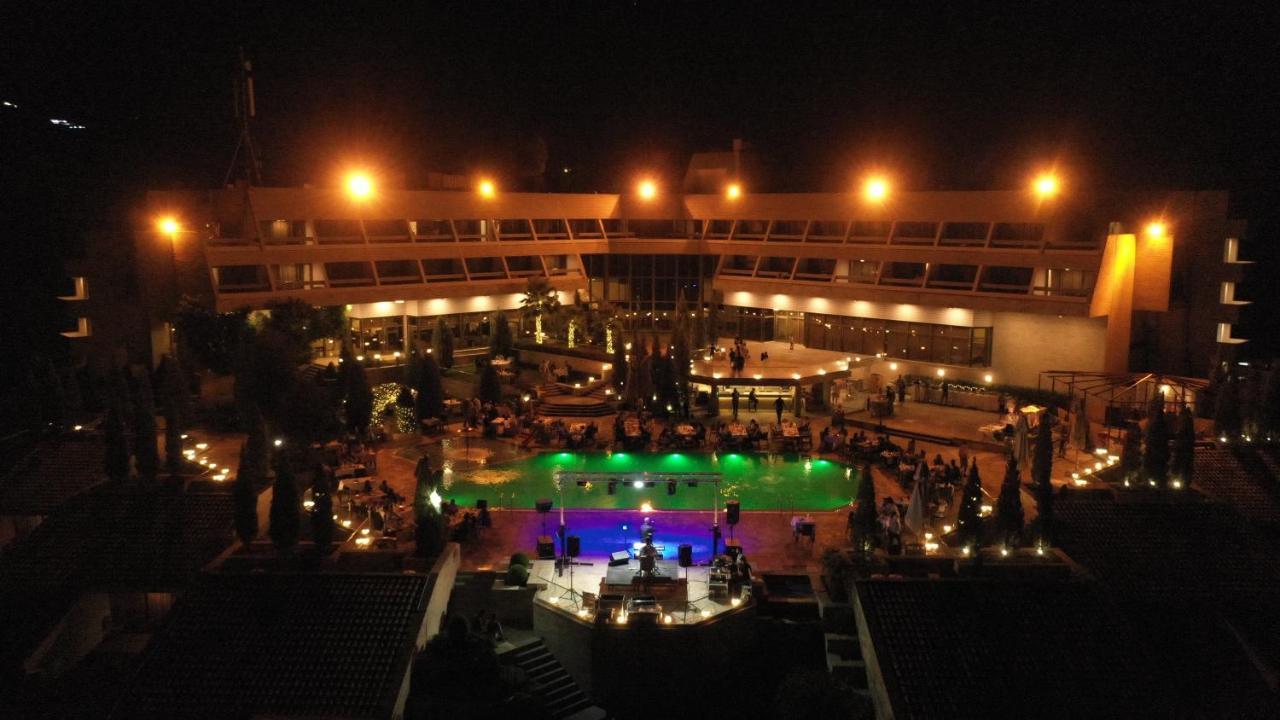 Ashur Hotel Dukhan Luaran gambar