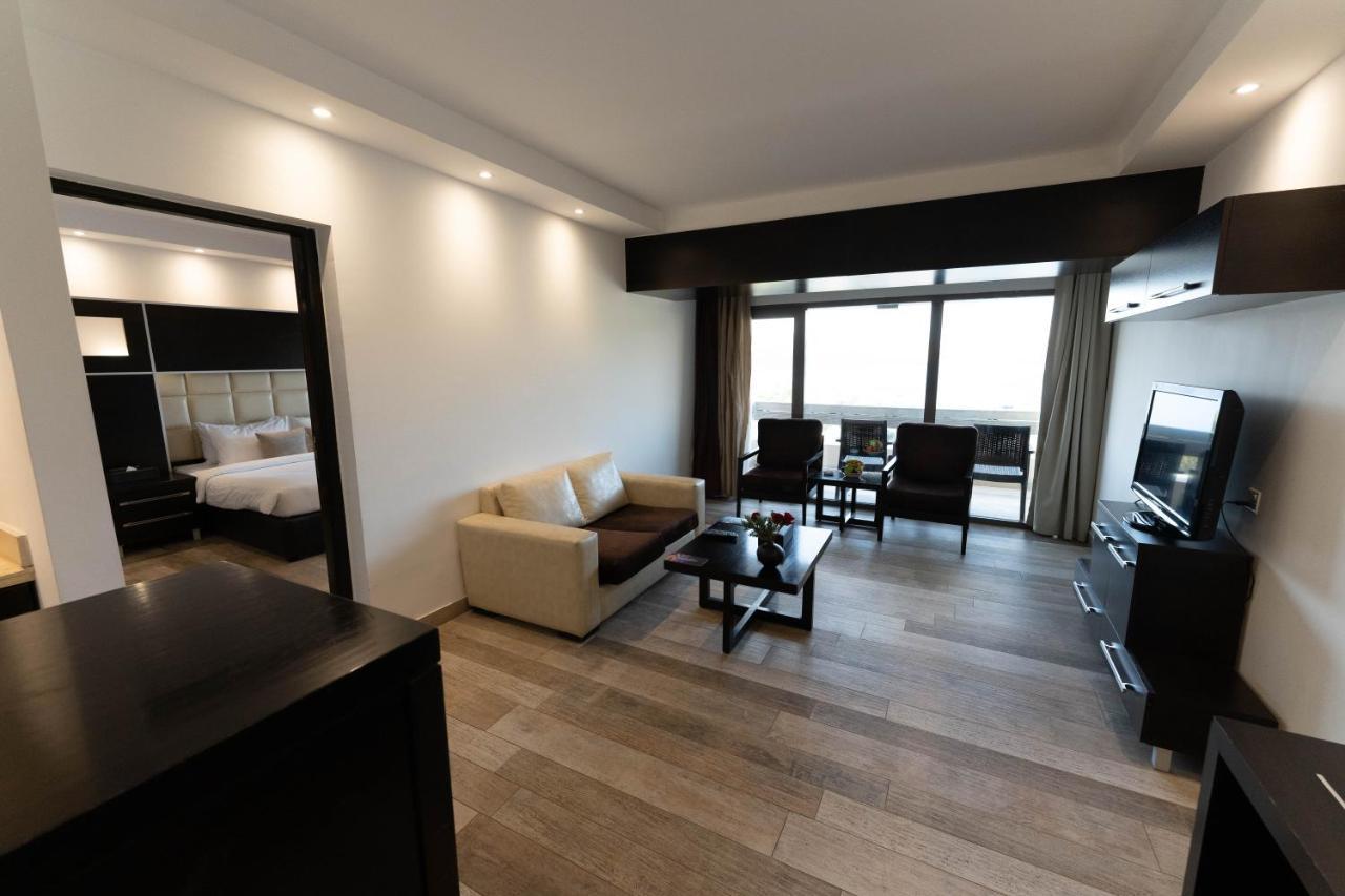 Ashur Hotel Dukhan Luaran gambar